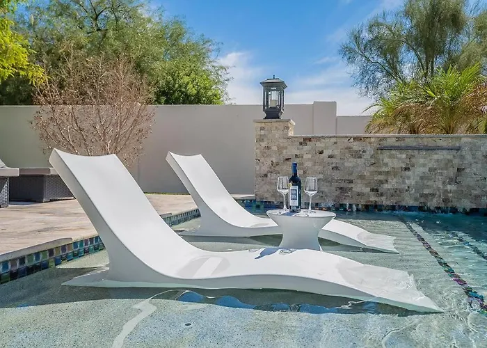 7 Bed Heated Pool And Golf Apartment Scottsdale