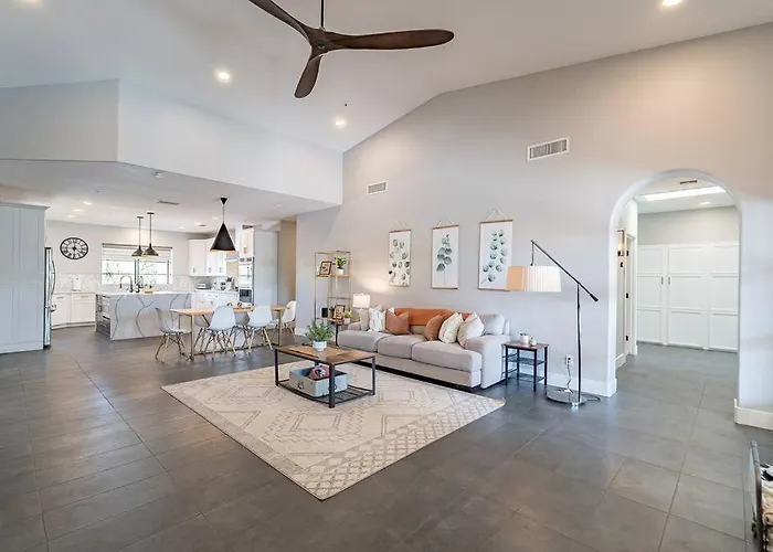 7 Bed Heated Pool And Golf Scottsdale
