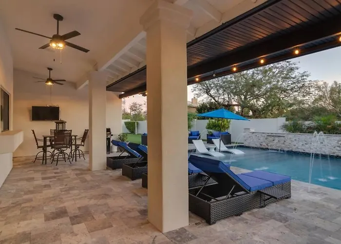 7 Bed Heated Pool And Golf Apartment