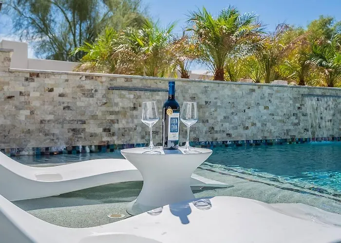 7 Bed Heated Pool And Golf Apartment *