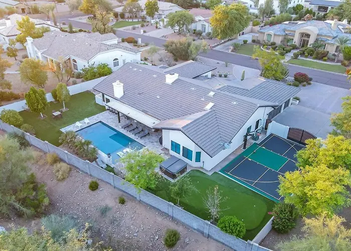 7 Bed Heated Pool And Golf Apartment Scottsdale
